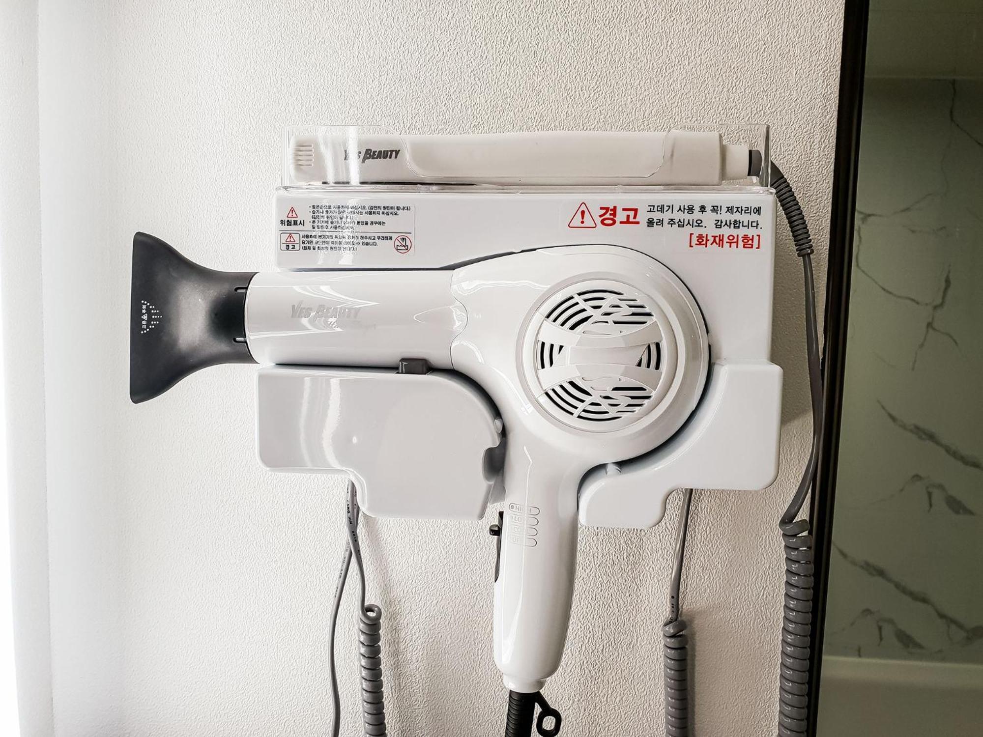Kama Hotel Jeonju Bagian luar foto
